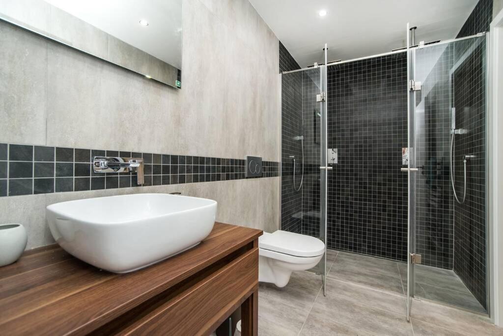 פראג Old Town 1 Bedroom Oasis With Ac And Double Shower מראה חיצוני תמונה