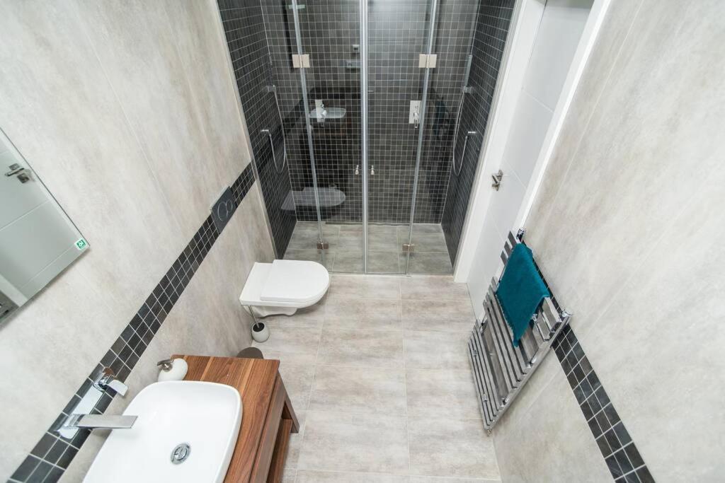 פראג Old Town 1 Bedroom Oasis With Ac And Double Shower מראה חיצוני תמונה