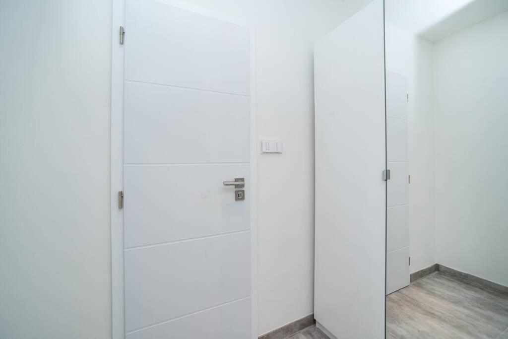 פראג Old Town 1 Bedroom Oasis With Ac And Double Shower מראה חיצוני תמונה